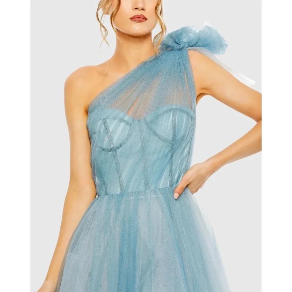 NWT Mac Duggal Glitter One-Shoulder Ombre Gown with Bow - size 8 - Picture 3 of 7